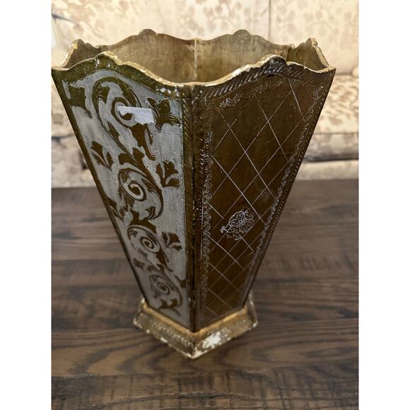 Vintage Italian Florentine Gold & White Wooden Tole Trash Can-14” Tall - Picture 5 of 10